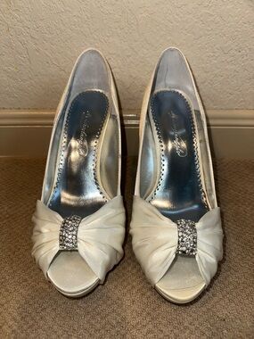 Michaelangelo Ivory Satin Peep-Toe Heels with Crystal Bow